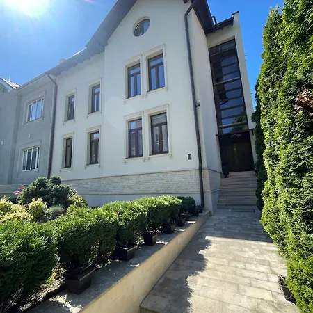 Enjoy - Nest Under The Sky Apartment Cluj-Napoca